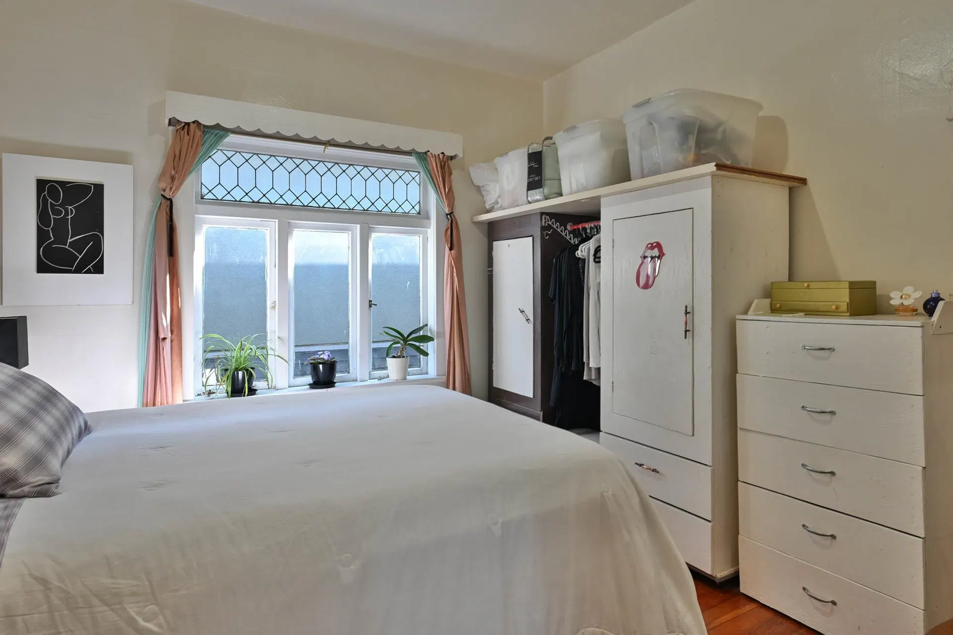 Photo 5 of 13 at 336 E 17th Avenue