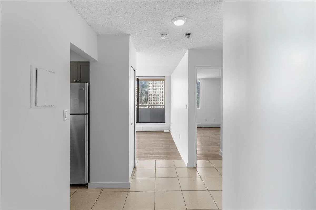 Photo 5 of 33 at #904 – 1127 Barclay Street