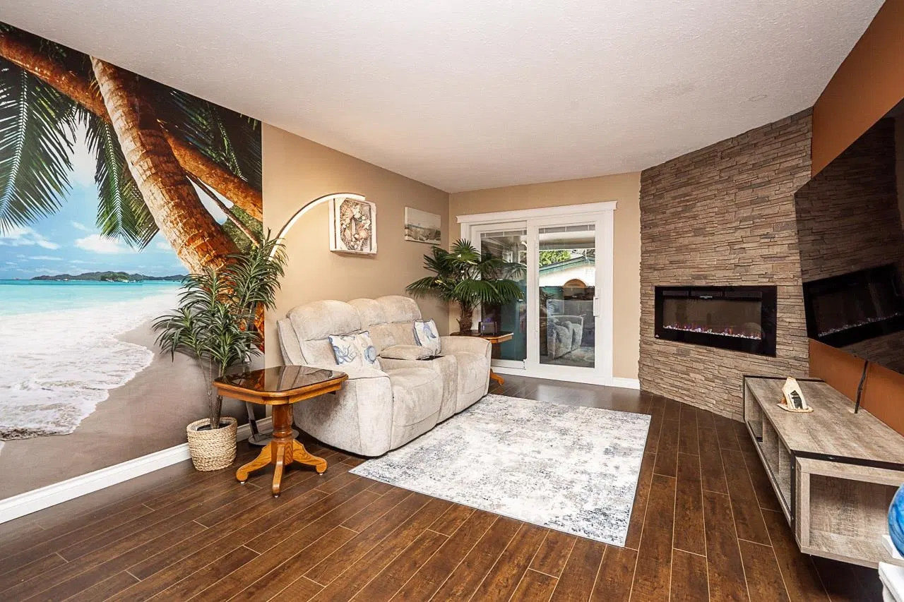Photo 4 of 40 at #303 – 33464 George Ferguson Way