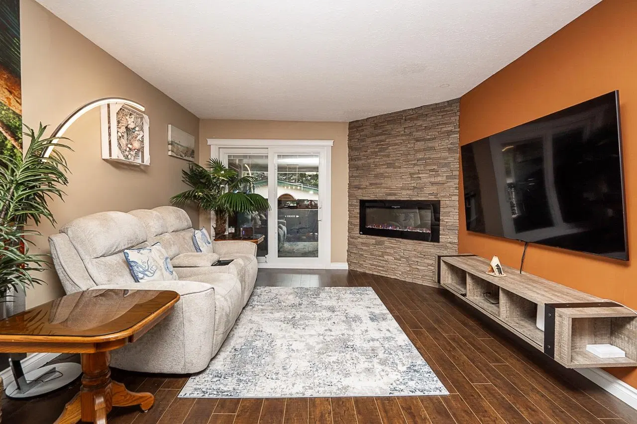 Photo 5 of 40 at #303 – 33464 George Ferguson Way