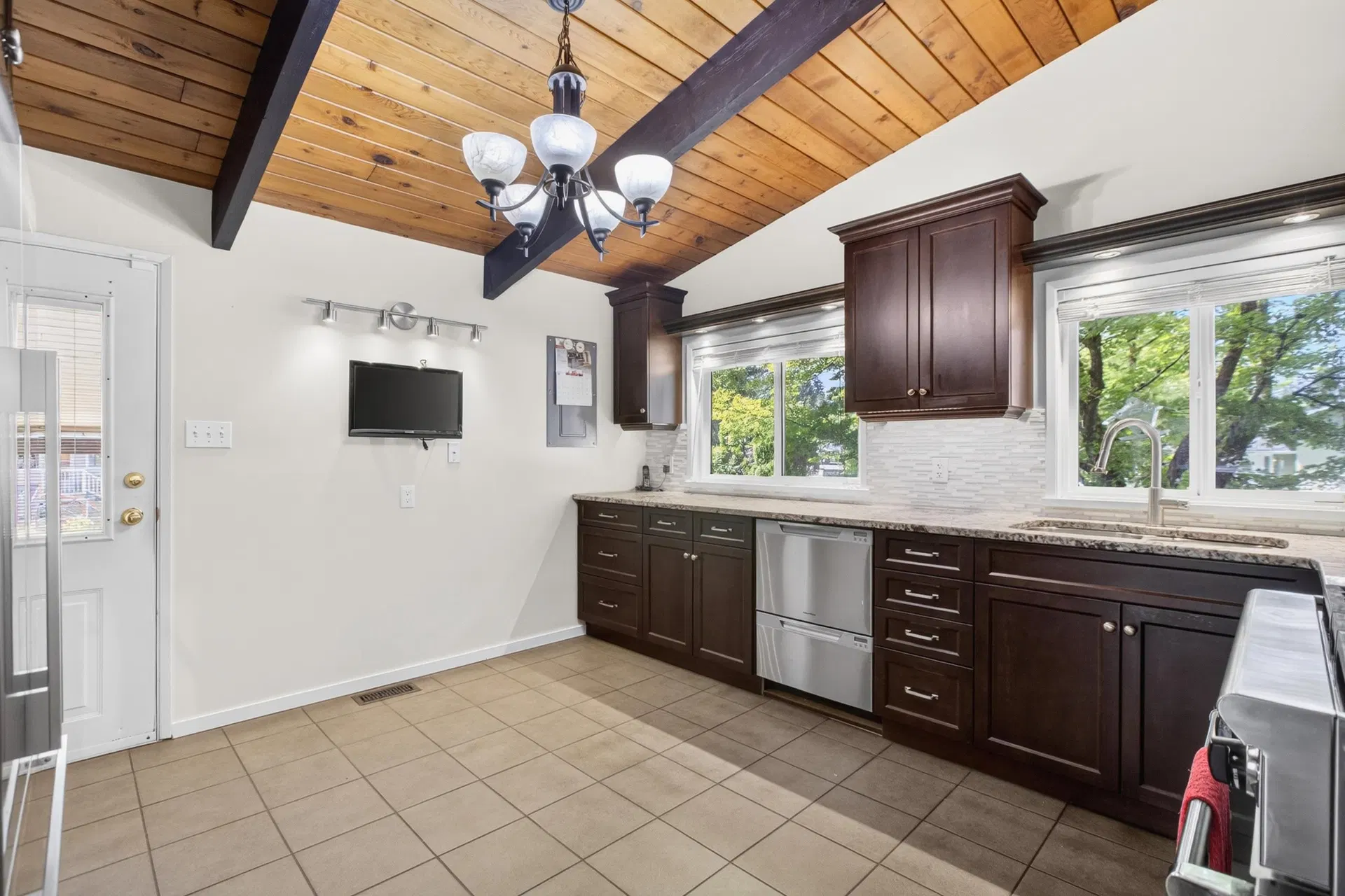 Photo 5 of 40 at 655 Macintosh Street