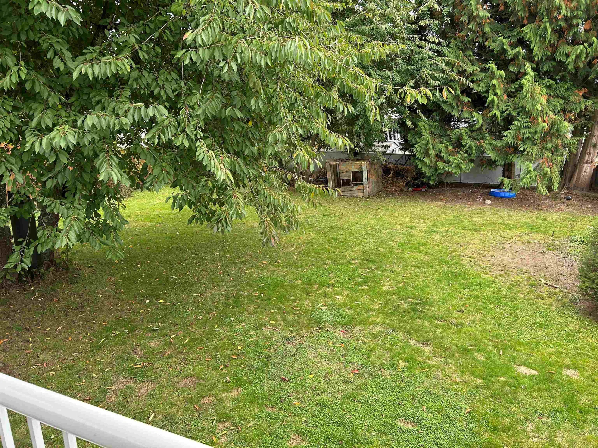 Photo 3 of 4 at 13854 89a Avenue