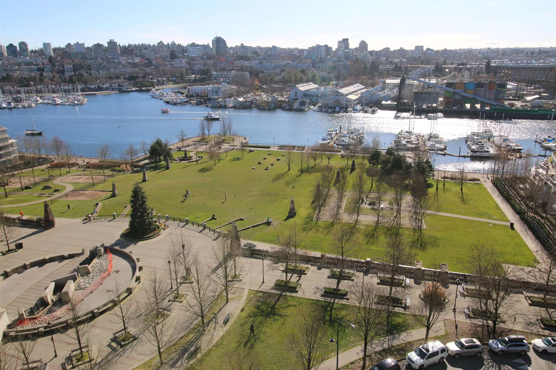 Photo 4 of 25 at #1606 – 583 Beach Crescent