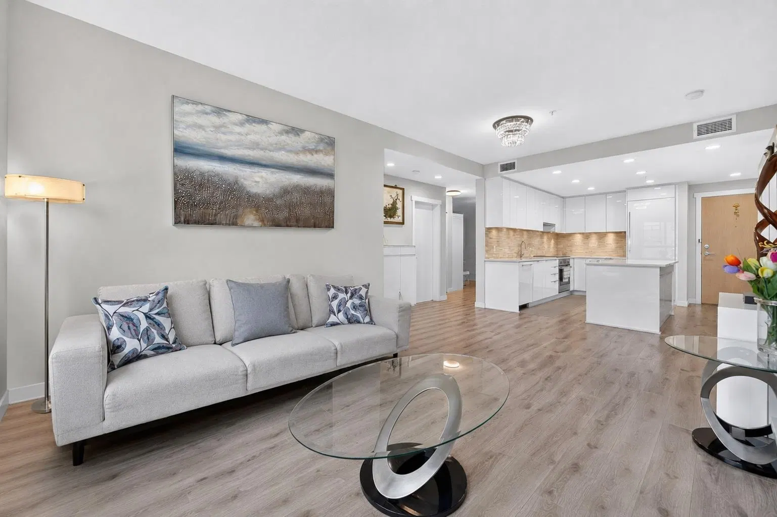 Photo 3 of 22 at #307 – 9233 Odlin Road