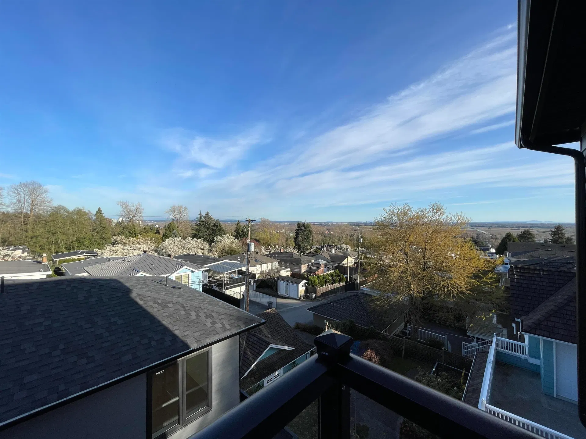 Photo 4 of 17 at #2 – 2452 Harrison Drive