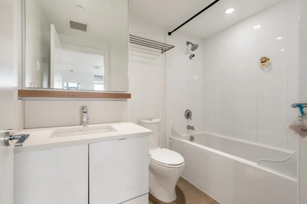 Photo 2 of 29 at #907 – 200 Nelson's Crescent