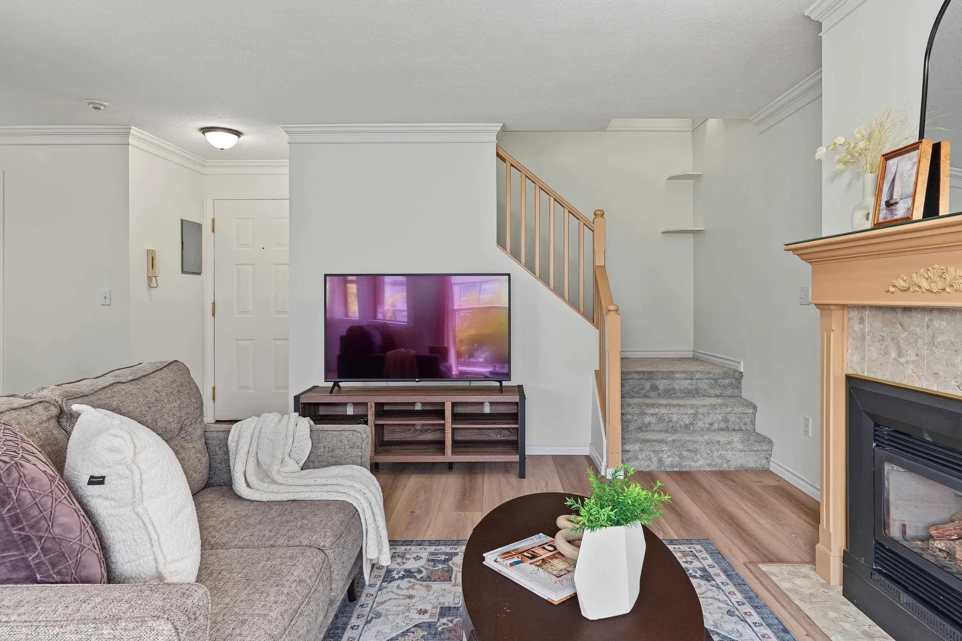 Photo 5 of 31 at #204 – 5464 201a Street