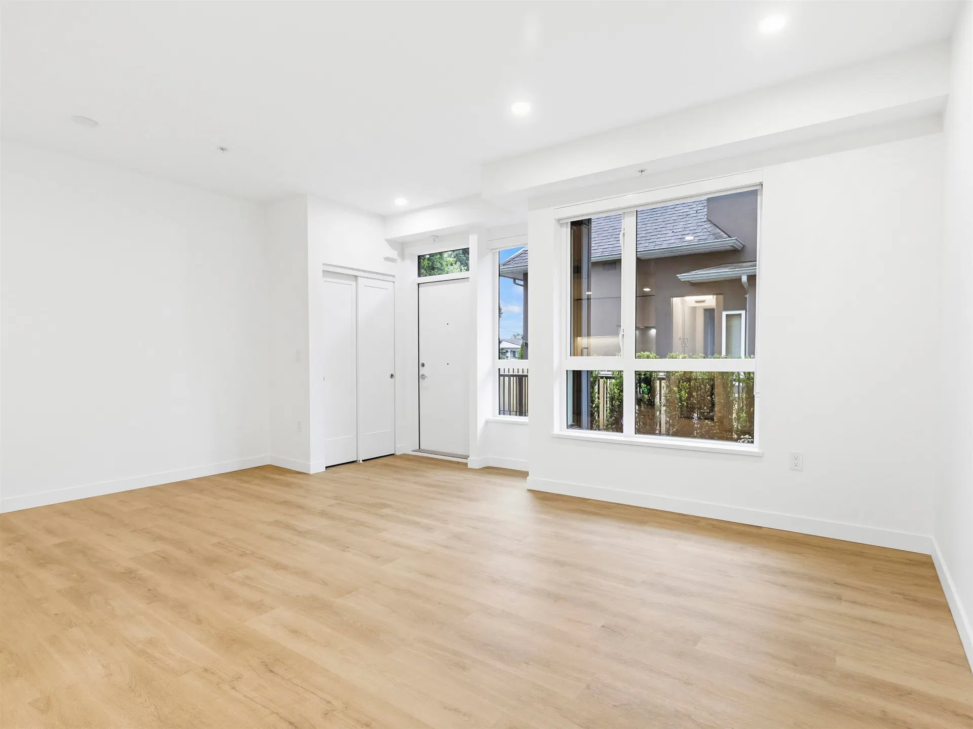 Photo 3 of 23 at #113 – 390 Guilby Street