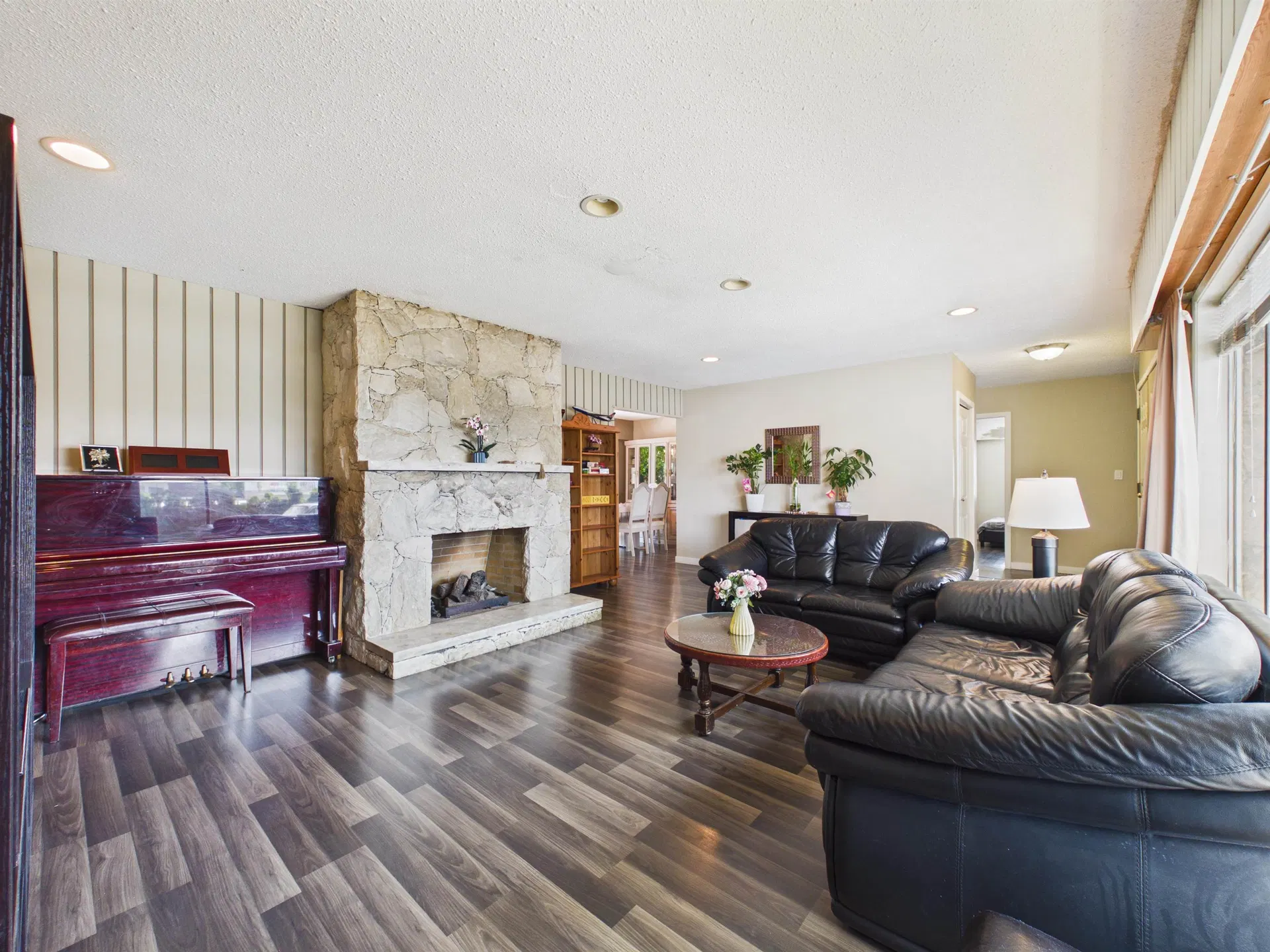 Photo 4 of 28 at 11760 Sealord Road