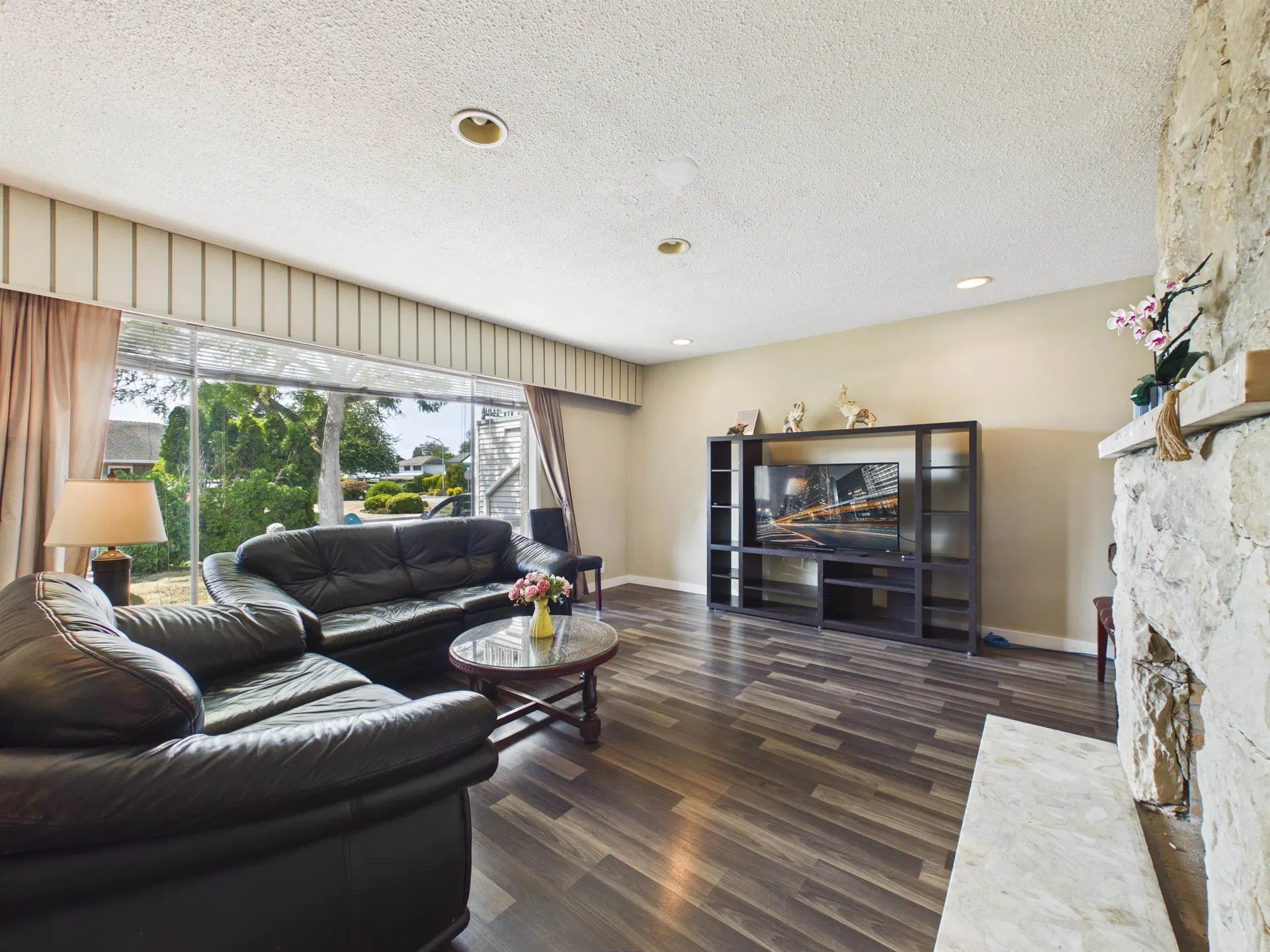 Photo 5 of 28 at 11760 Sealord Road