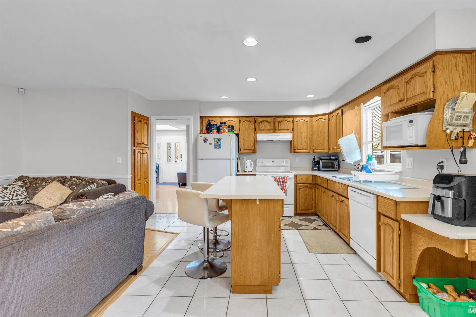 Photo 4 of 22 at 12905 65 Avenue