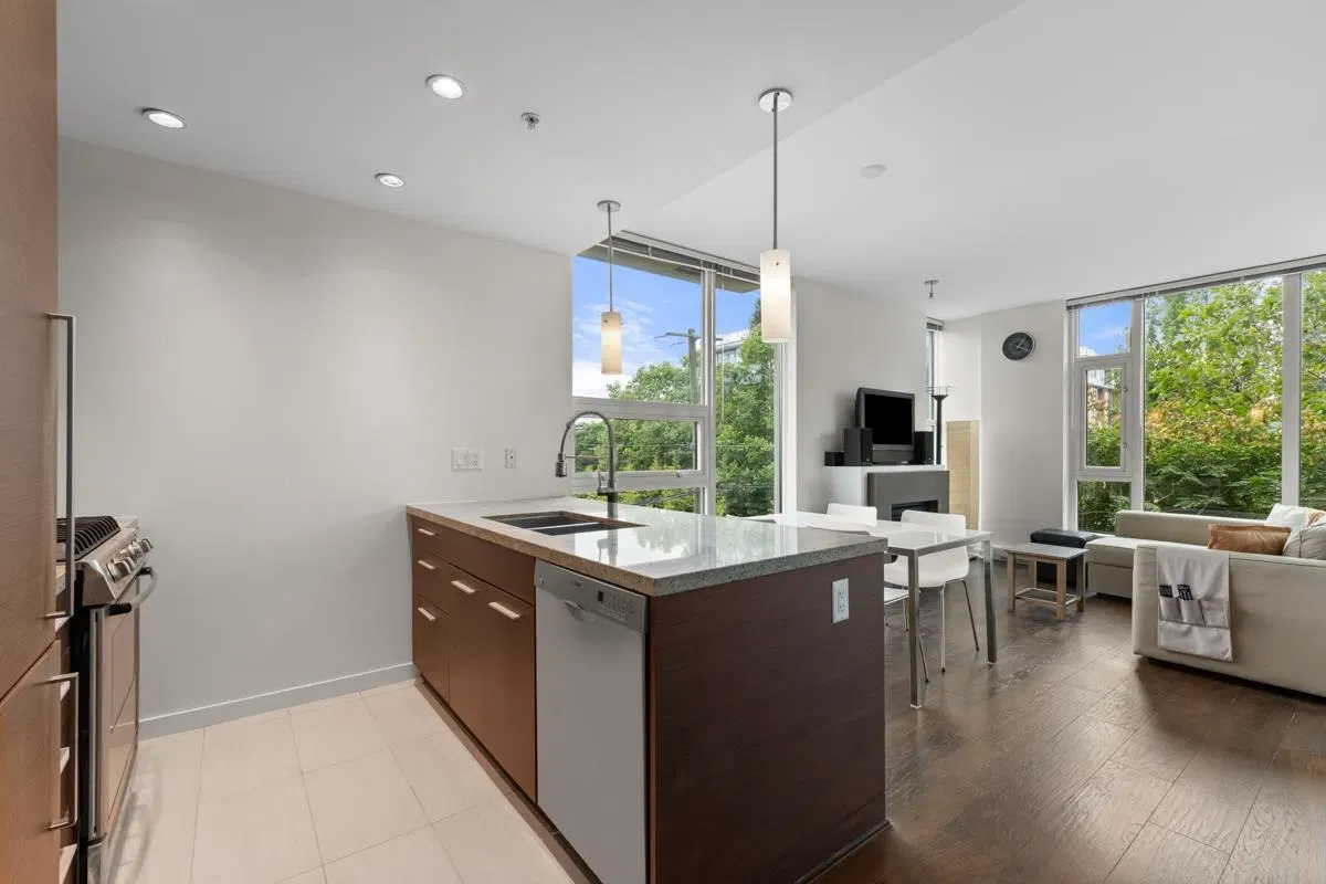 Photo 1 of 24 at #302 – 2528 Maple Street