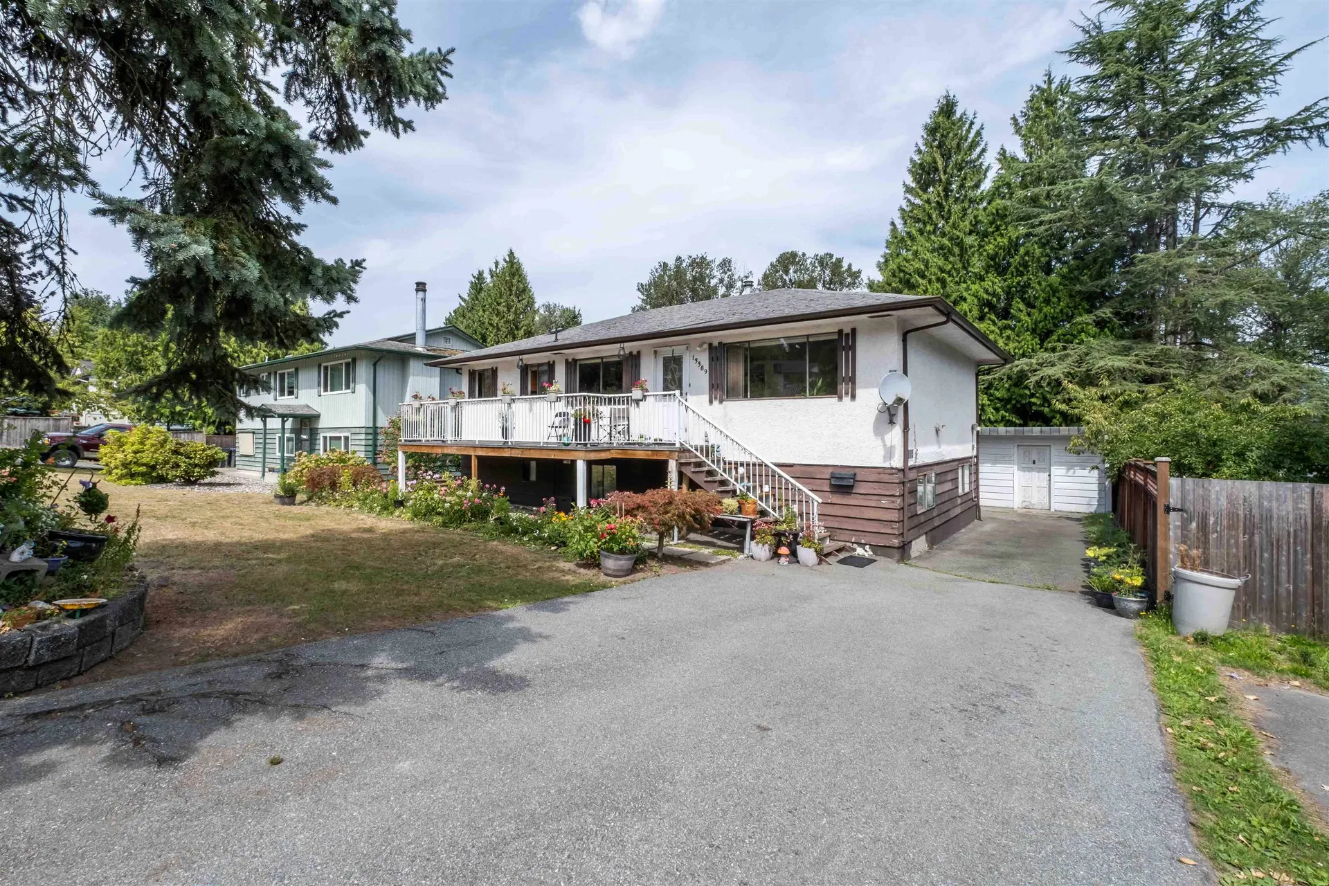 Photo 3 of 27 at 13389 Crestview Drive