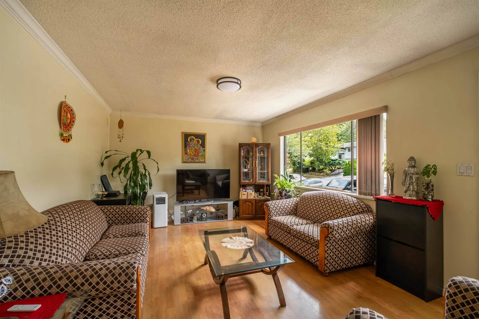 Photo 4 of 27 at 13389 Crestview Drive
