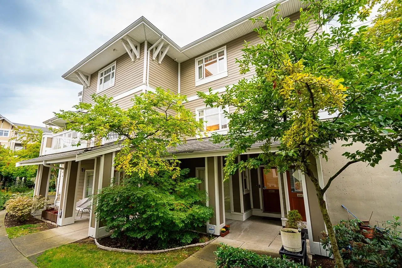 Photo 4 of 40 at #160 – 7388 Macpherson Avenue
