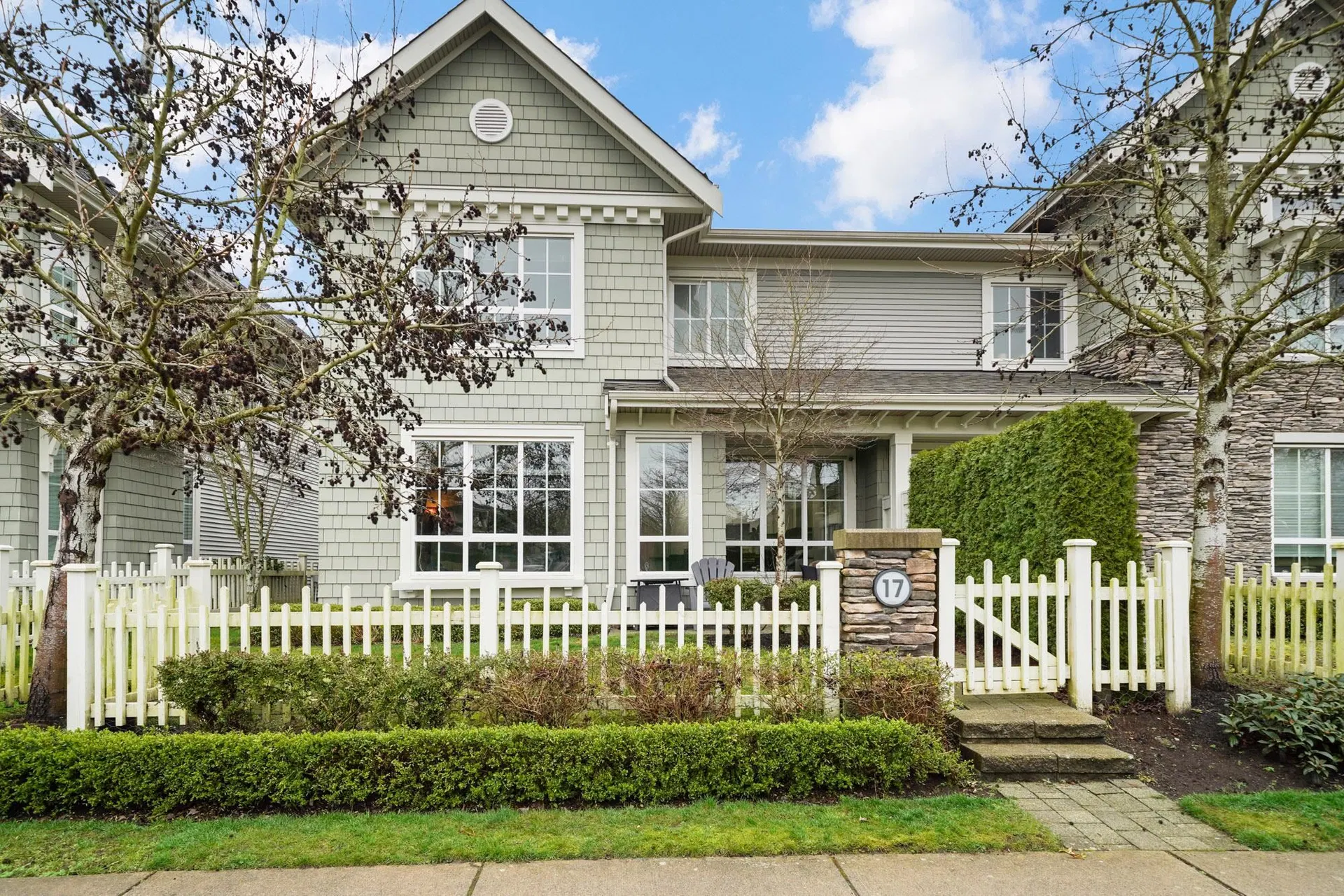 #17 – 5510 Admiral Way