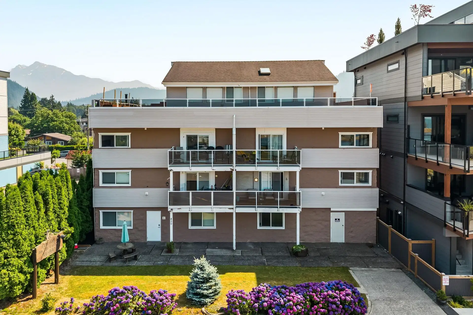 #20 – 450 Esplanade Avenue