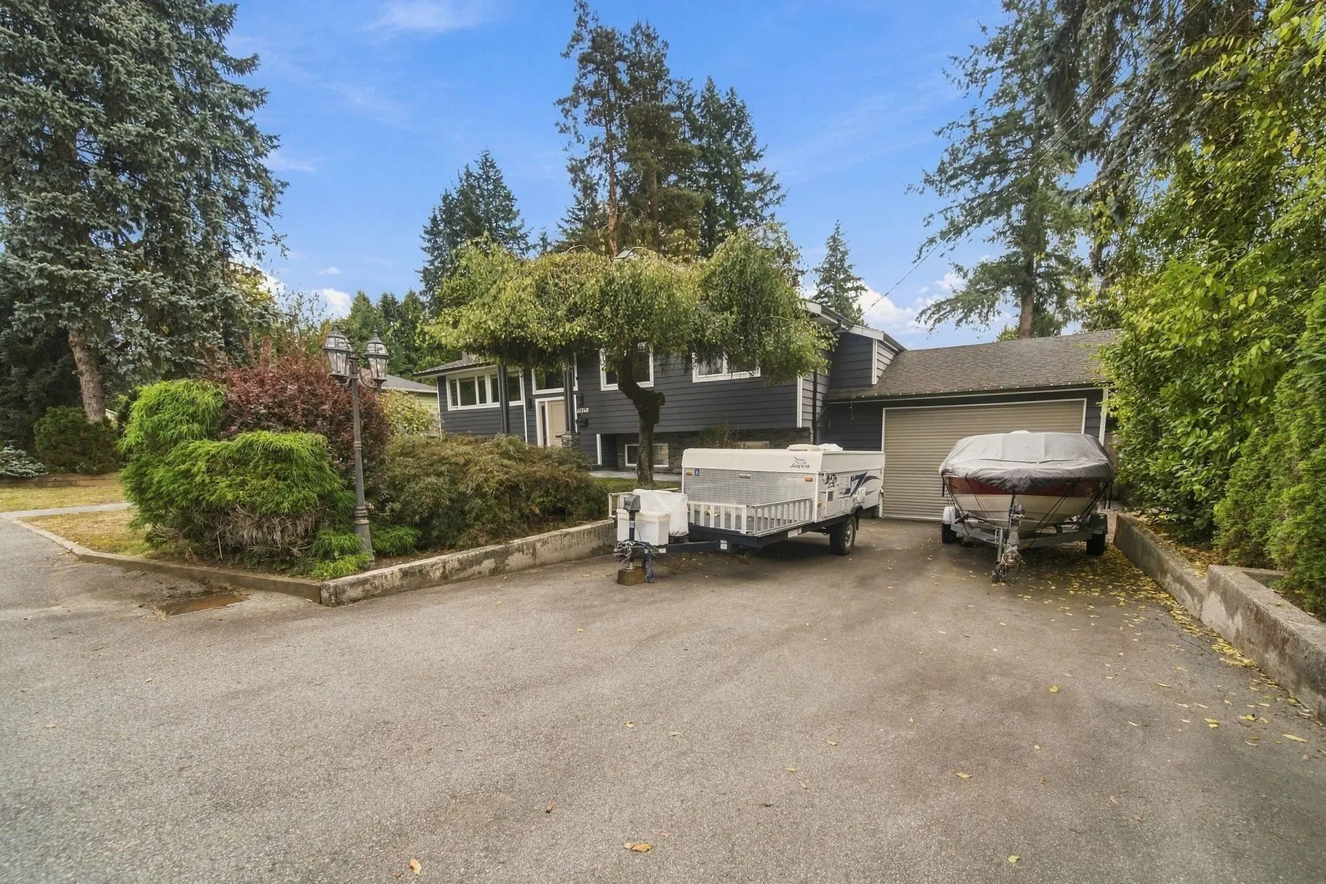 Photo 4 of 40 at 21768 117 Avenue