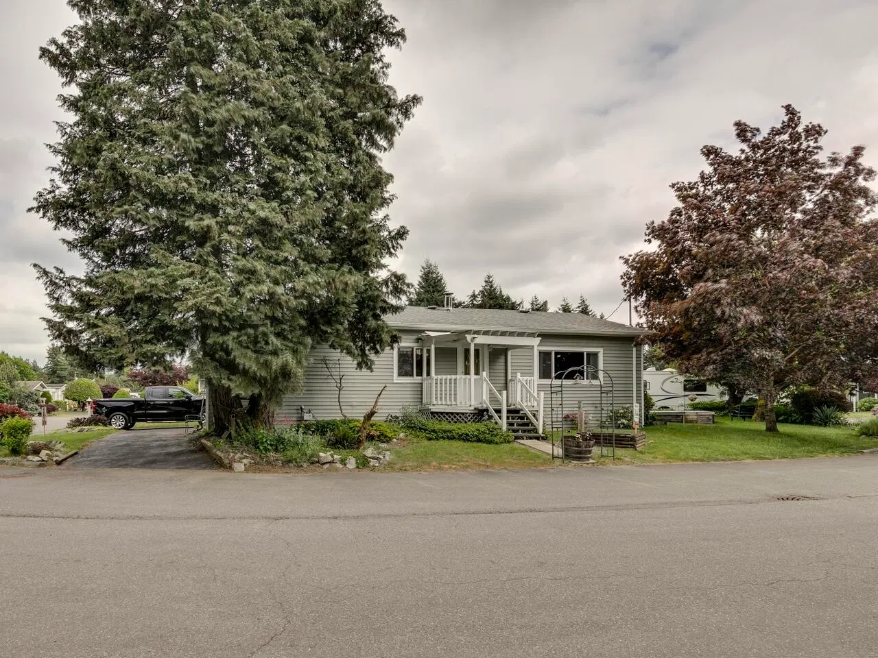 Photo 1 of 32 at #70 – 31313 Livingstone Avenue