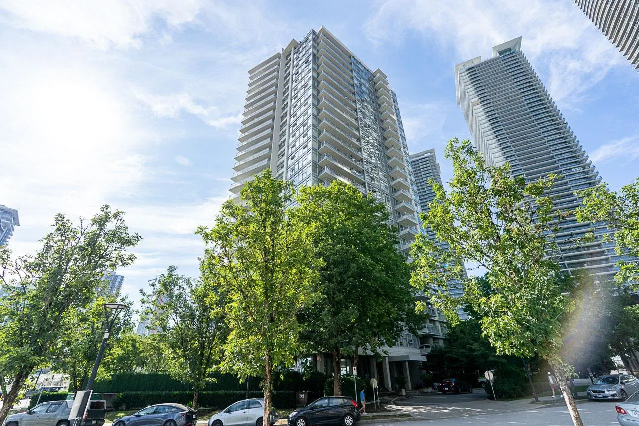 Photo 2 of 40 at #2708 – 2289 Yukon Crescent