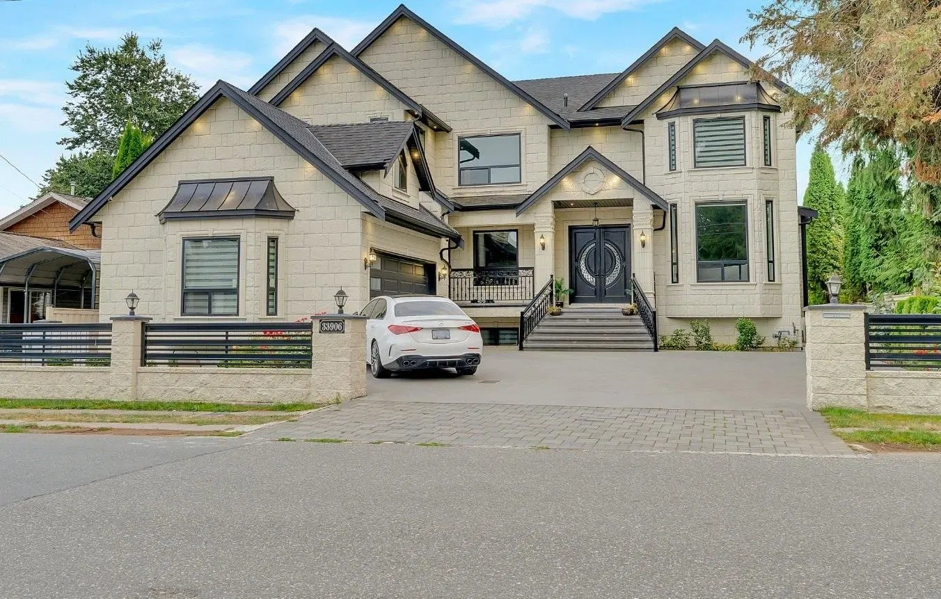 Photo 1 of 40 at 33906 Victory Boulevard