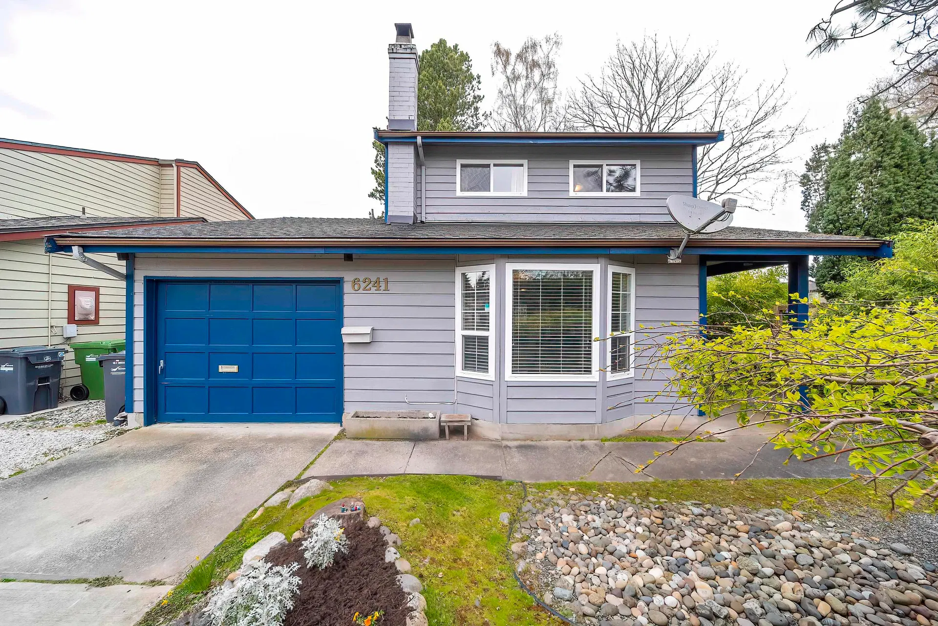 Photo 1 of 39 at 6241 Sheridan Road