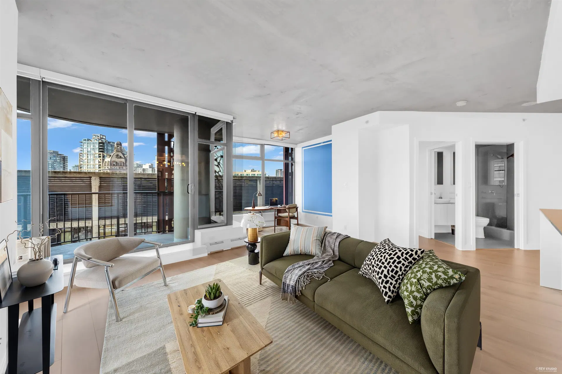 Photo 4 of 32 at #1806 – 128 W Cordova Street