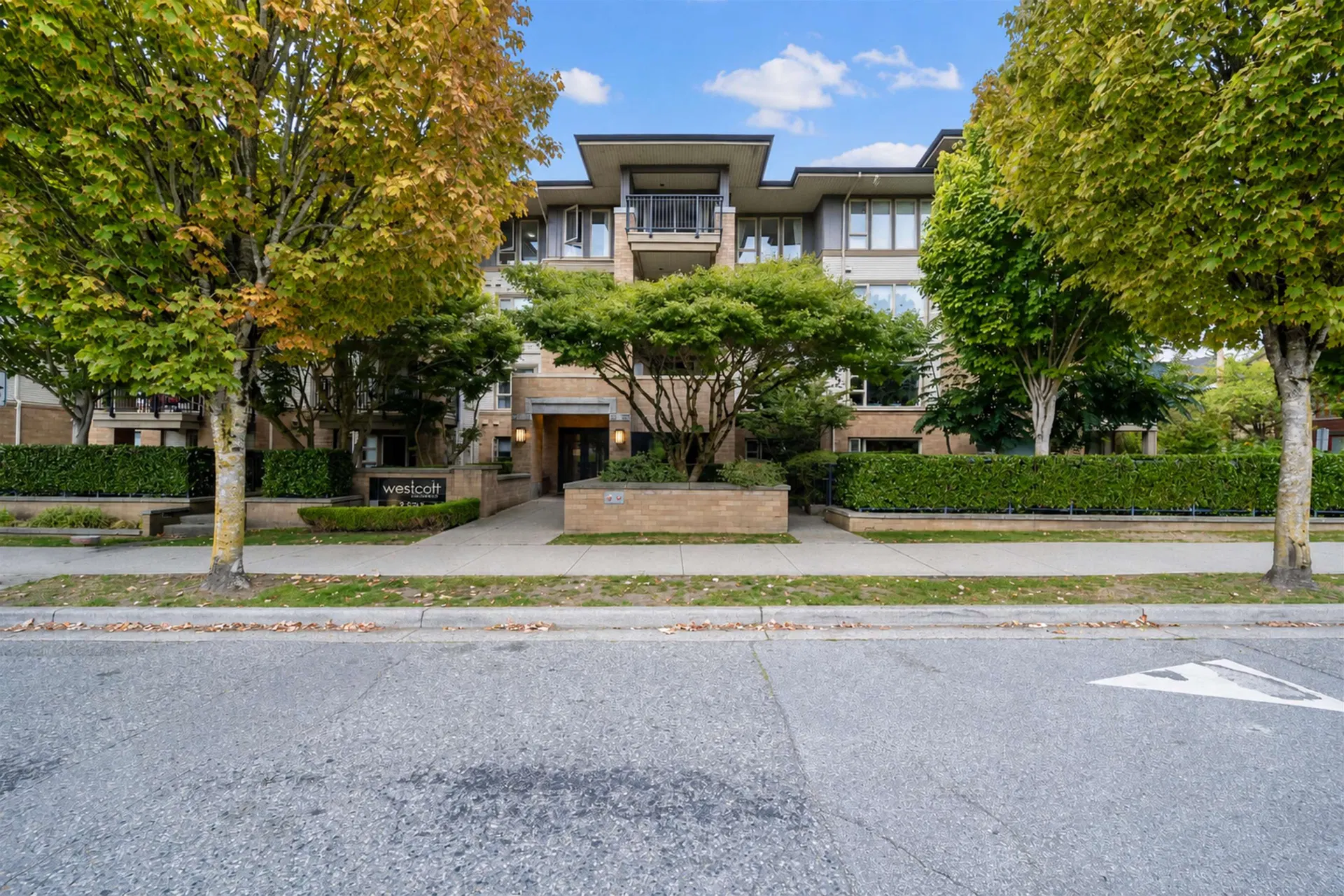 Photo 4 of 34 at #214 – 2388 Western Parkway