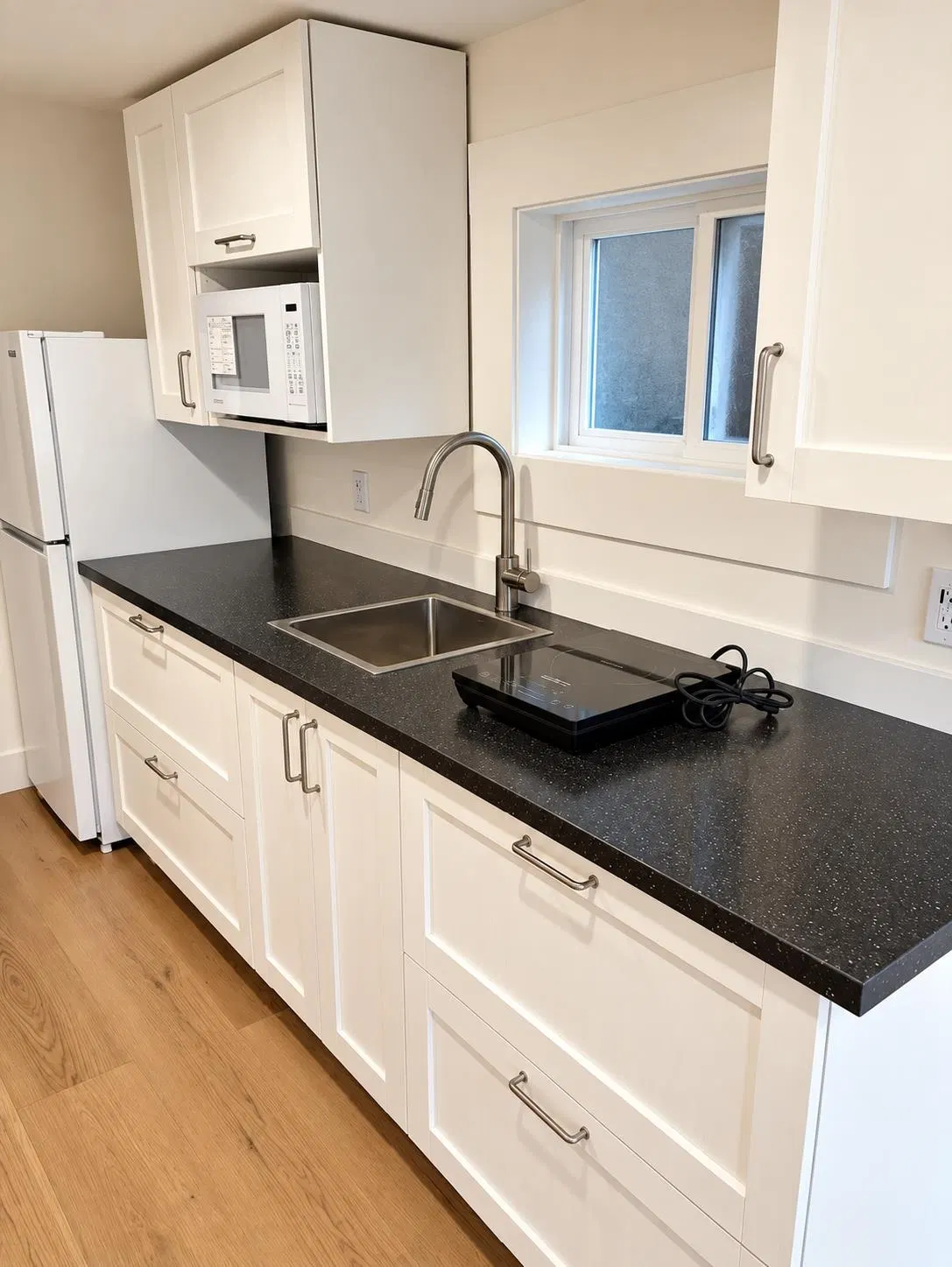Photo 5 of 8 at 4147 W13th Ave