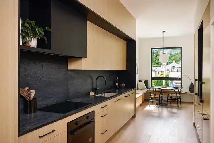 #5 – 37940 Fourth Avenue
