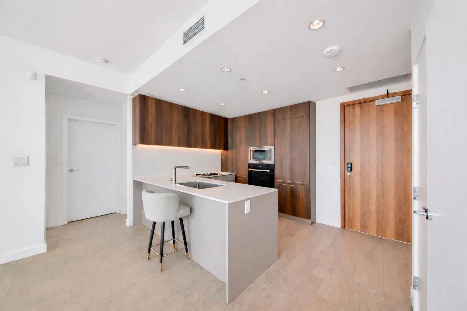 Photo 2 of 33 at #604 – 6622 Pearson Way