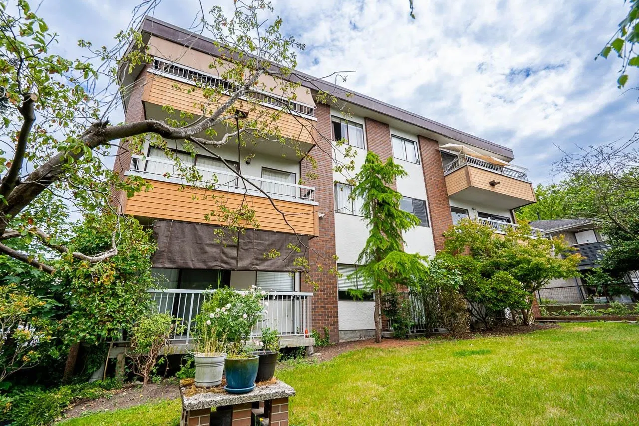 #302 – 138 Templeton Drive