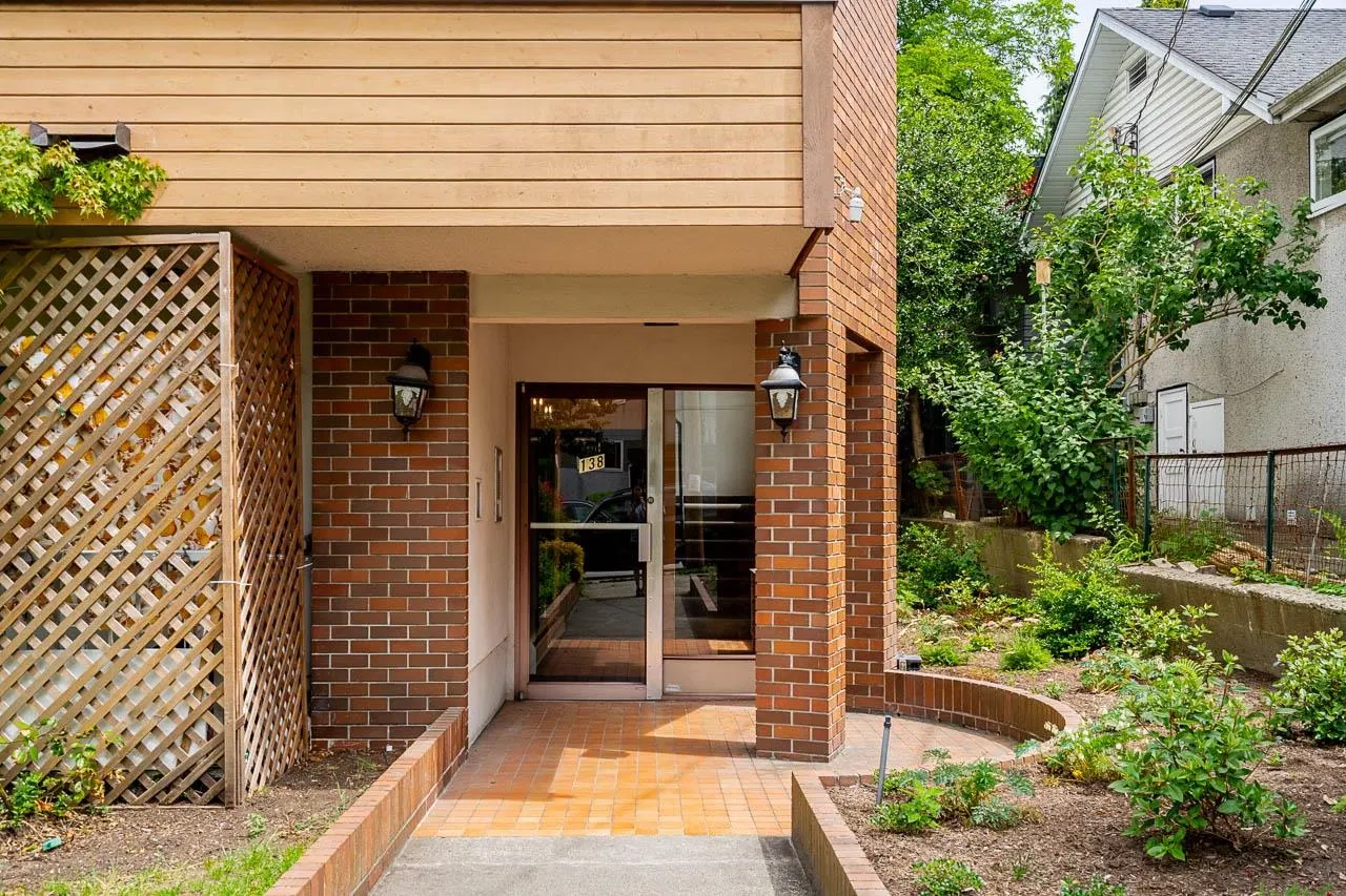 Photo 4 of 29 at #302 – 138 Templeton Drive