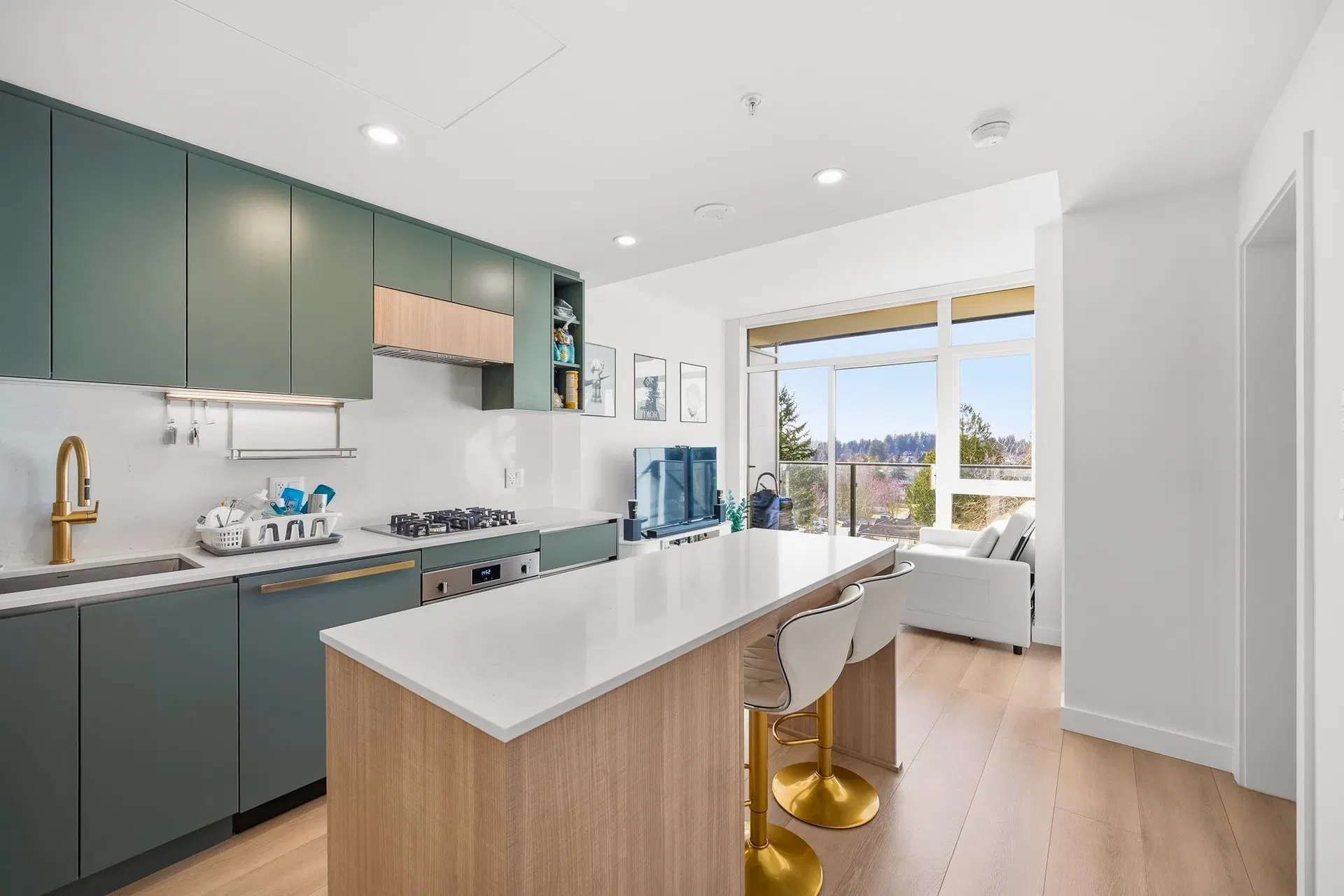 Photo 1 of 40 at #607 – 13573 98a Avenue
