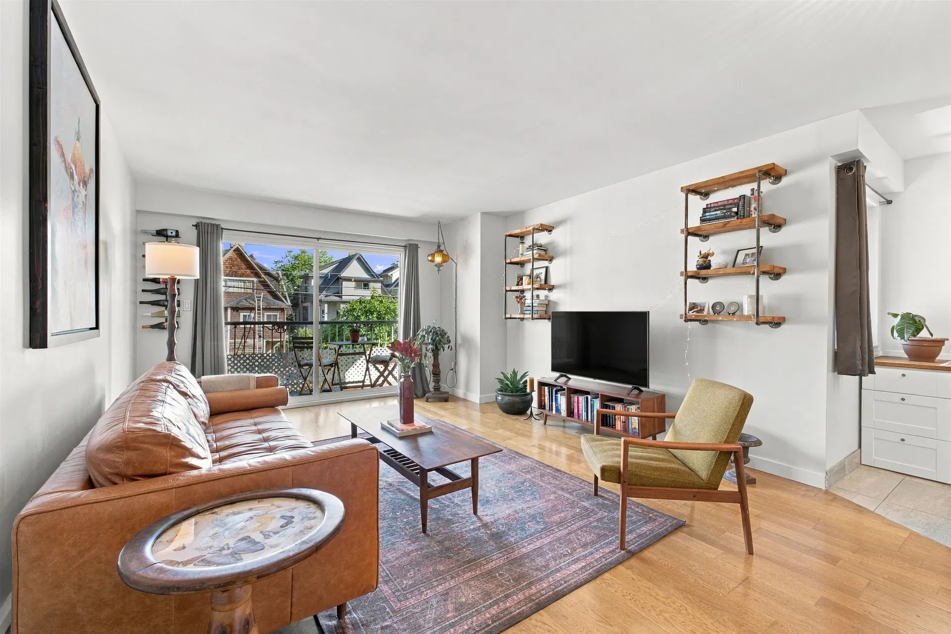 #304 – 1611 3rd Avenue