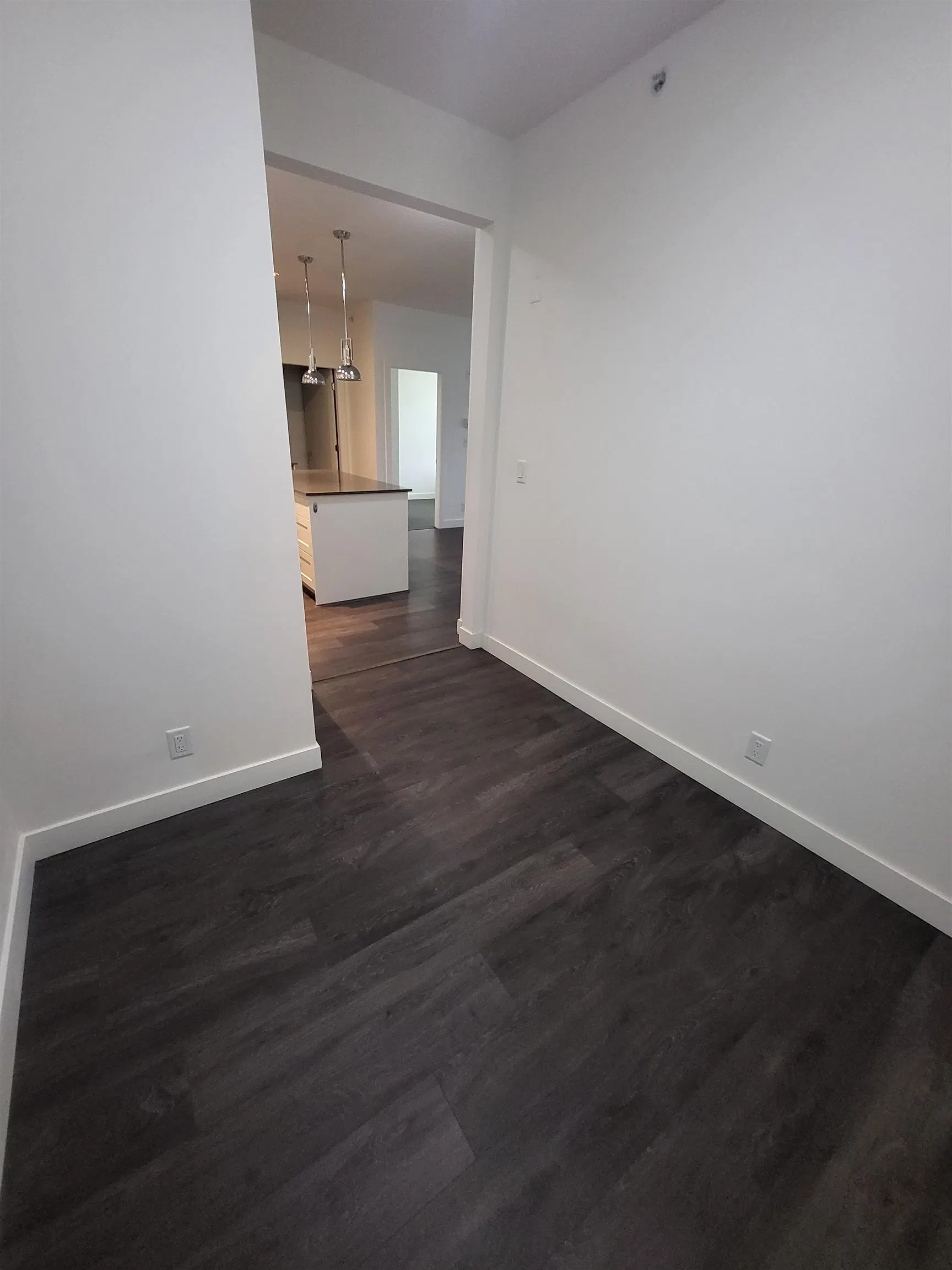 Photo 4 of 11 at #402 – 16398 AVENUE 64 Avenue