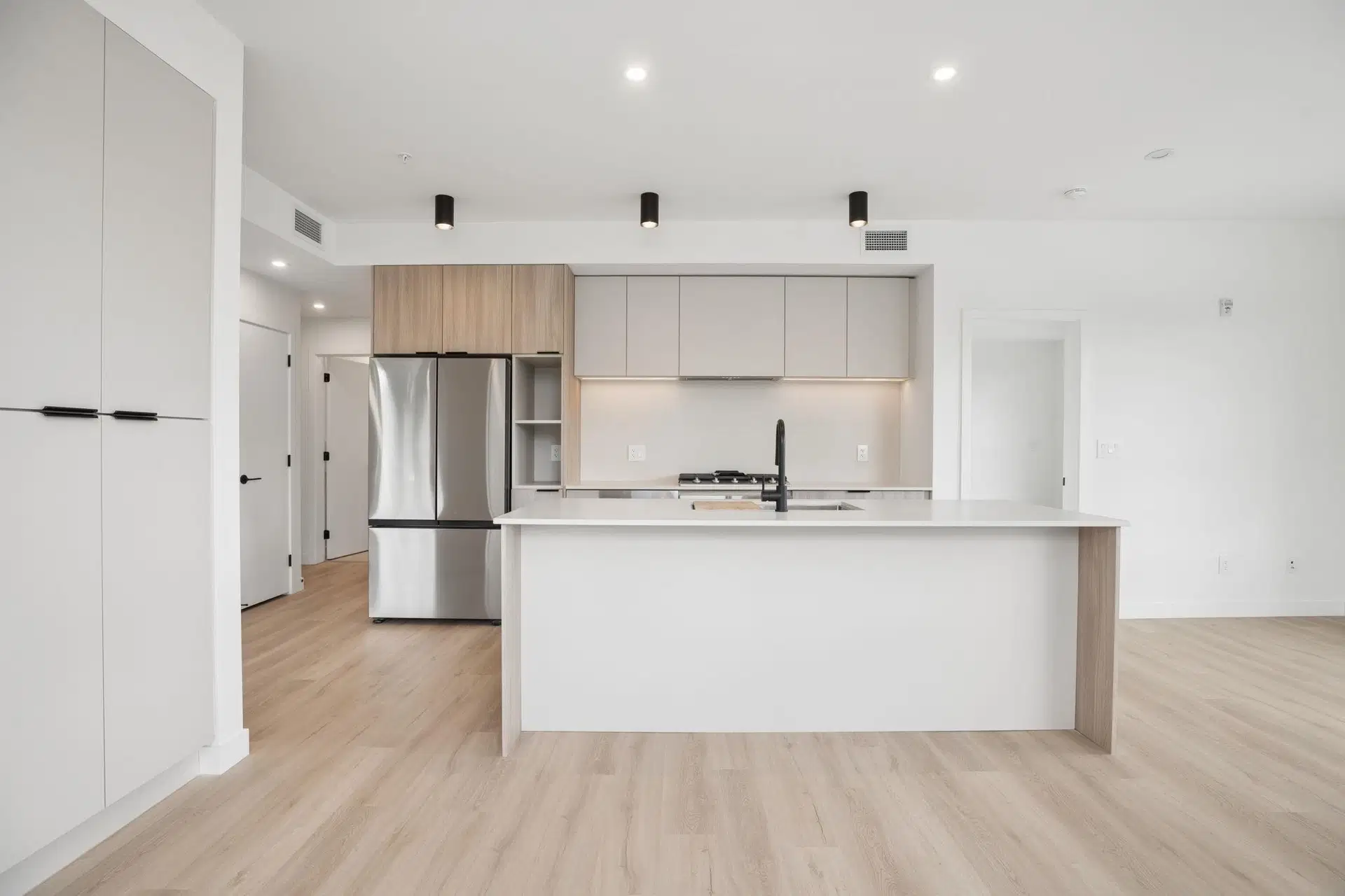 #414 – 623 Kemsley Avenue