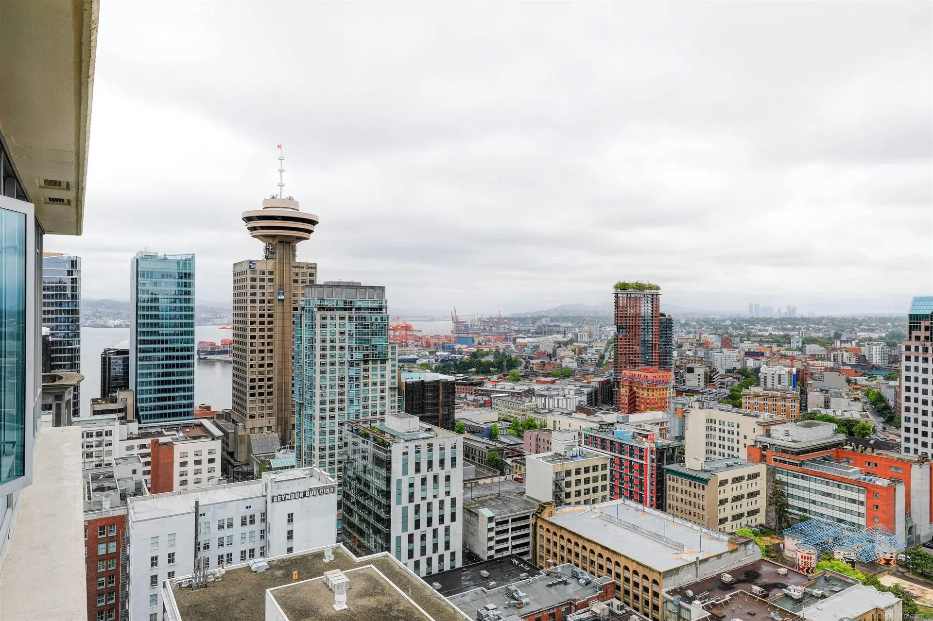 Photo 3 of 16 at #2611 – 610 Granville Street