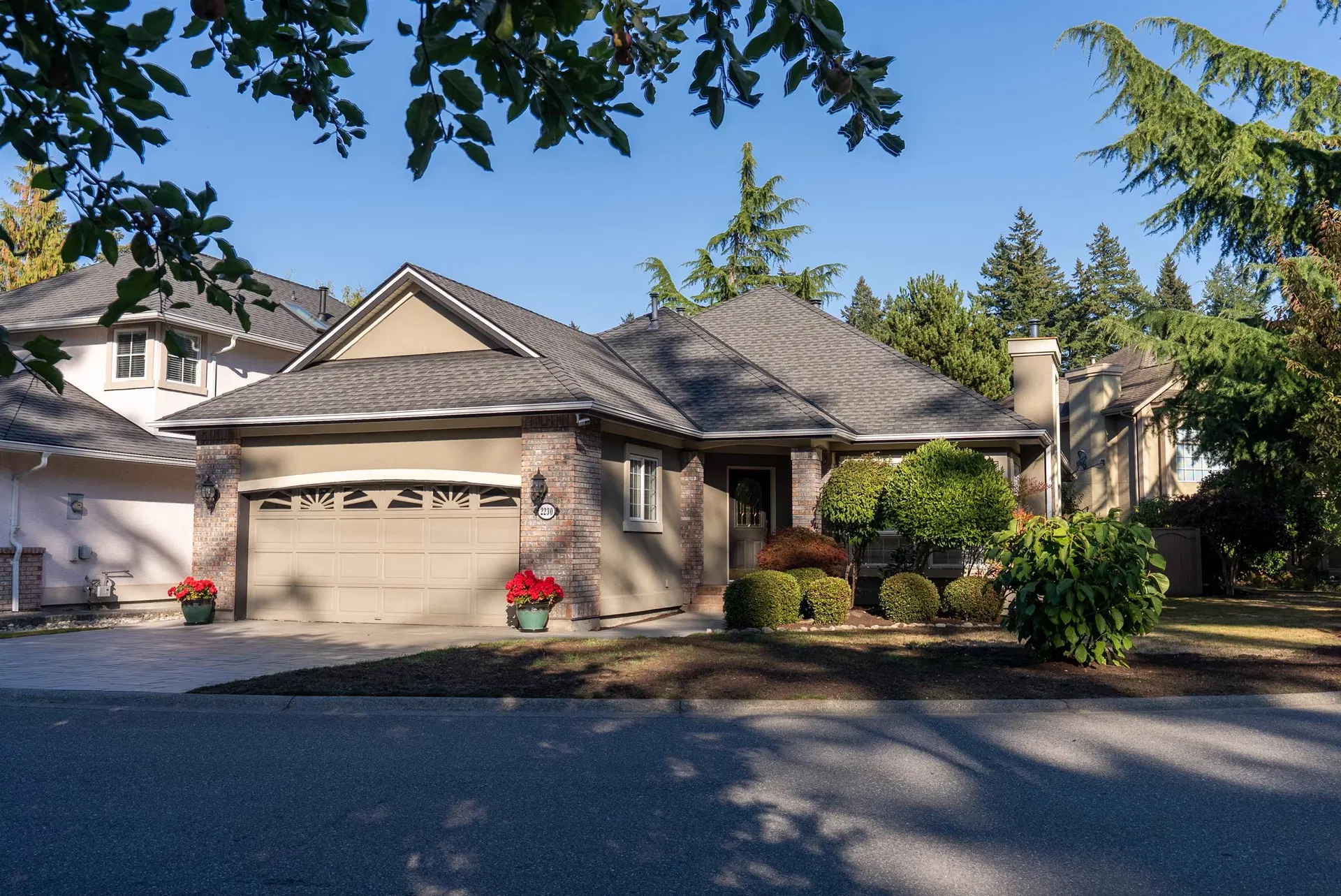 Photo 4 of 40 at 2230 140 Street