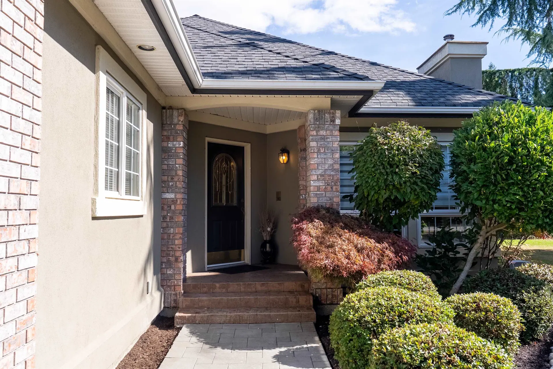 Photo 5 of 40 at 2230 140 Street