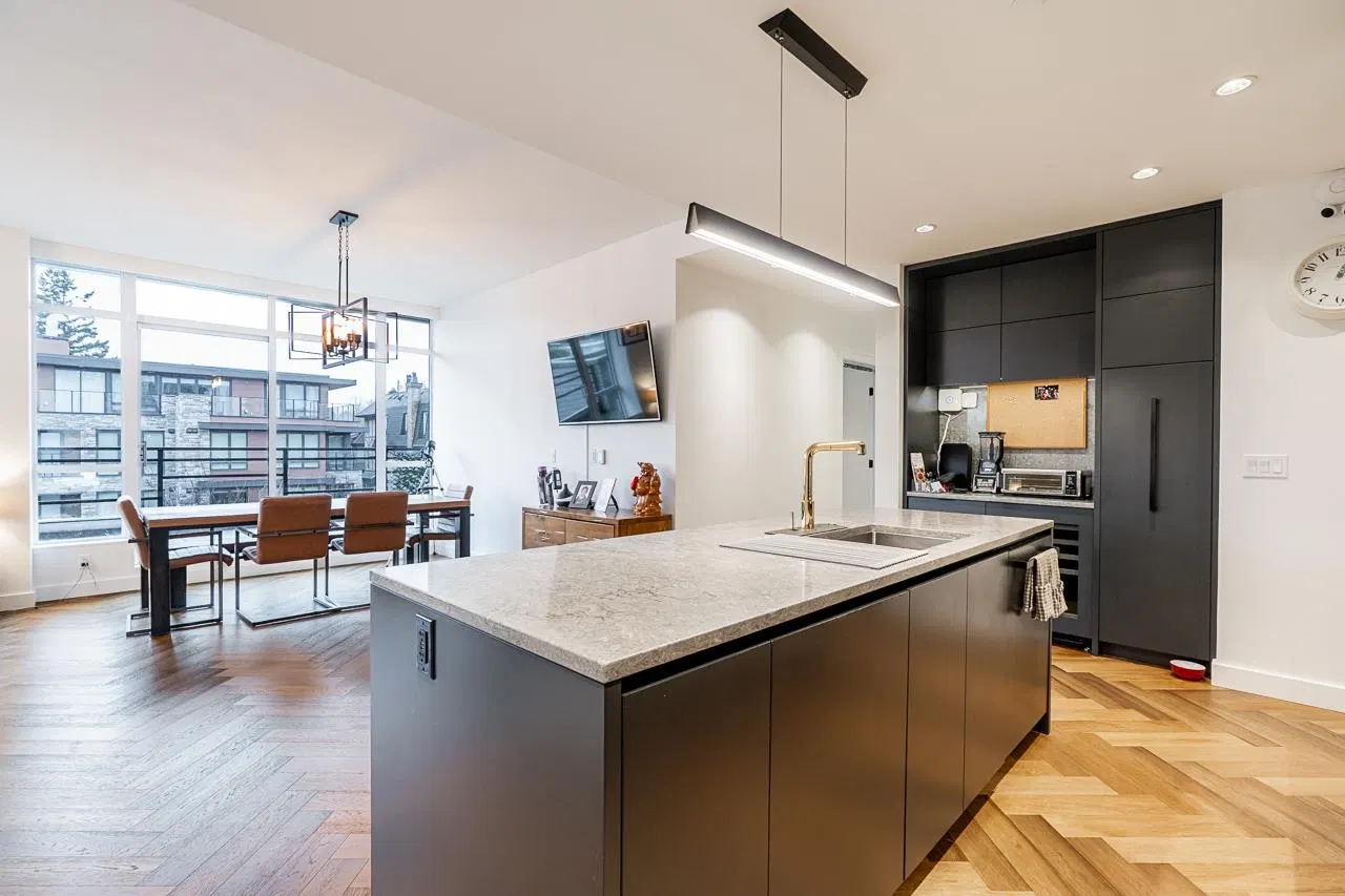 Photo 2 of 37 at #404 – 458 W 63rd Avenue