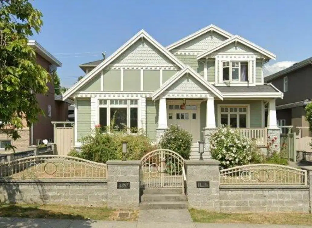 4387 4387 William Street