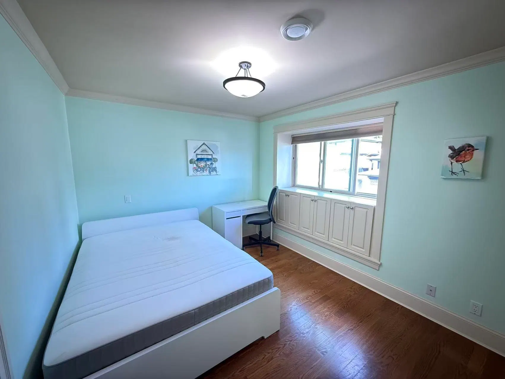 Photo 3 of 24 at 4387 4387 William Street