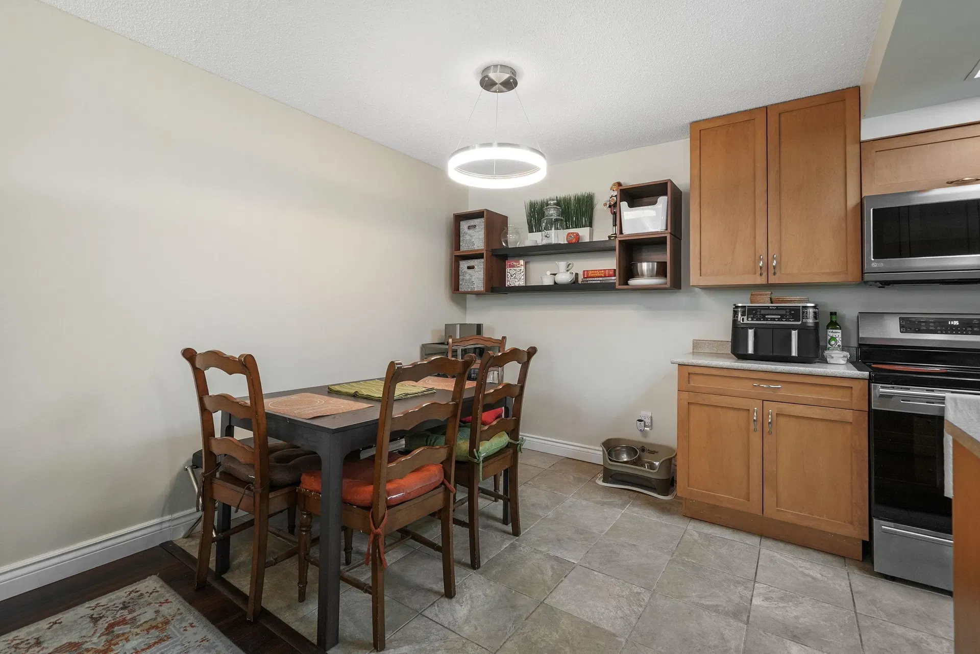 Photo 4 of 17 at #201 – 444 E 6th Avenue