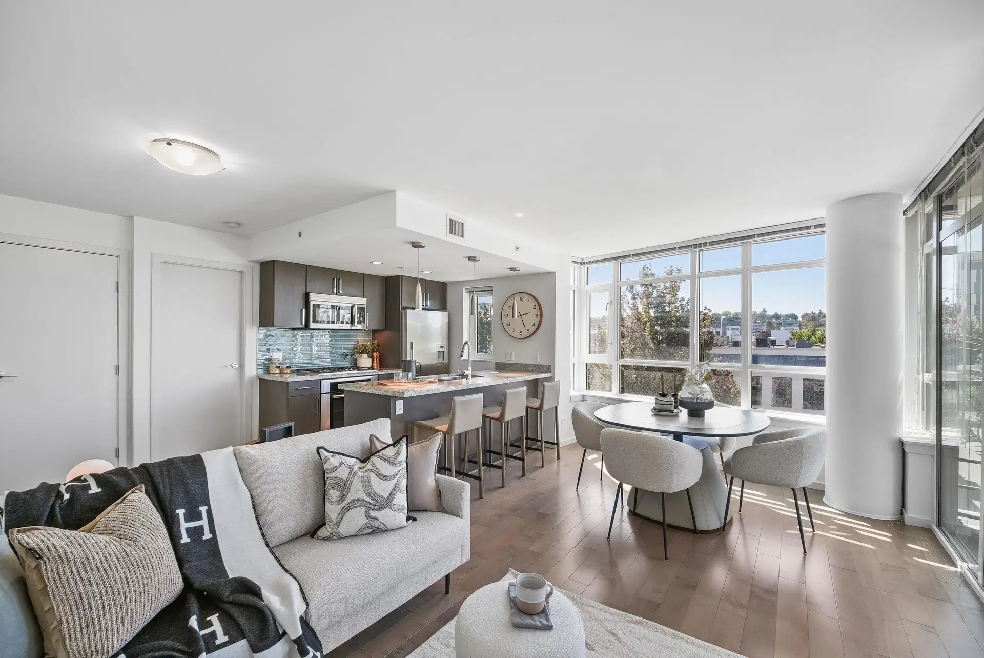 #503 – 89 2nd Avenue