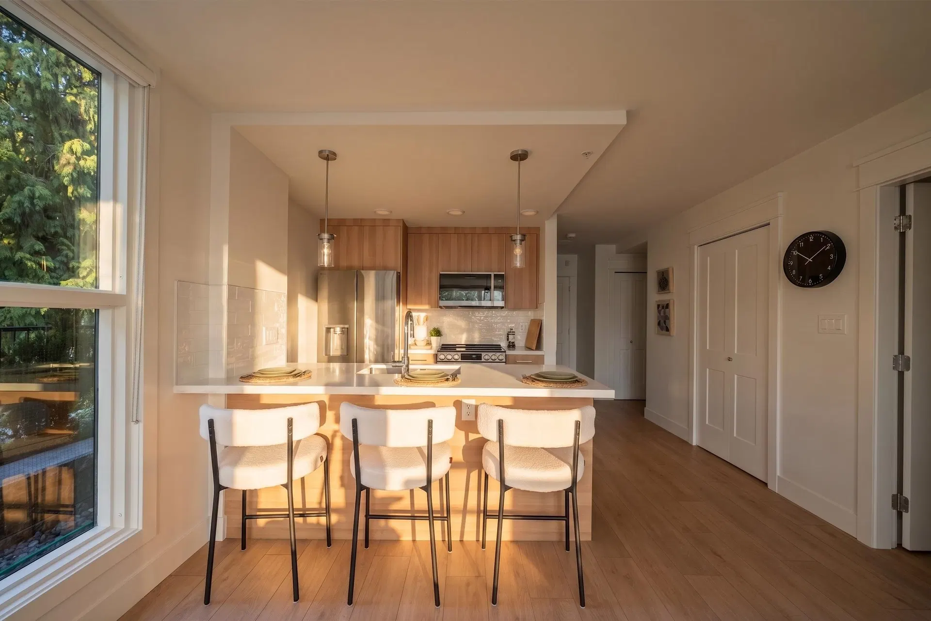 Photo 3 of 8 at #303 – 2368 Shaughnessy Street