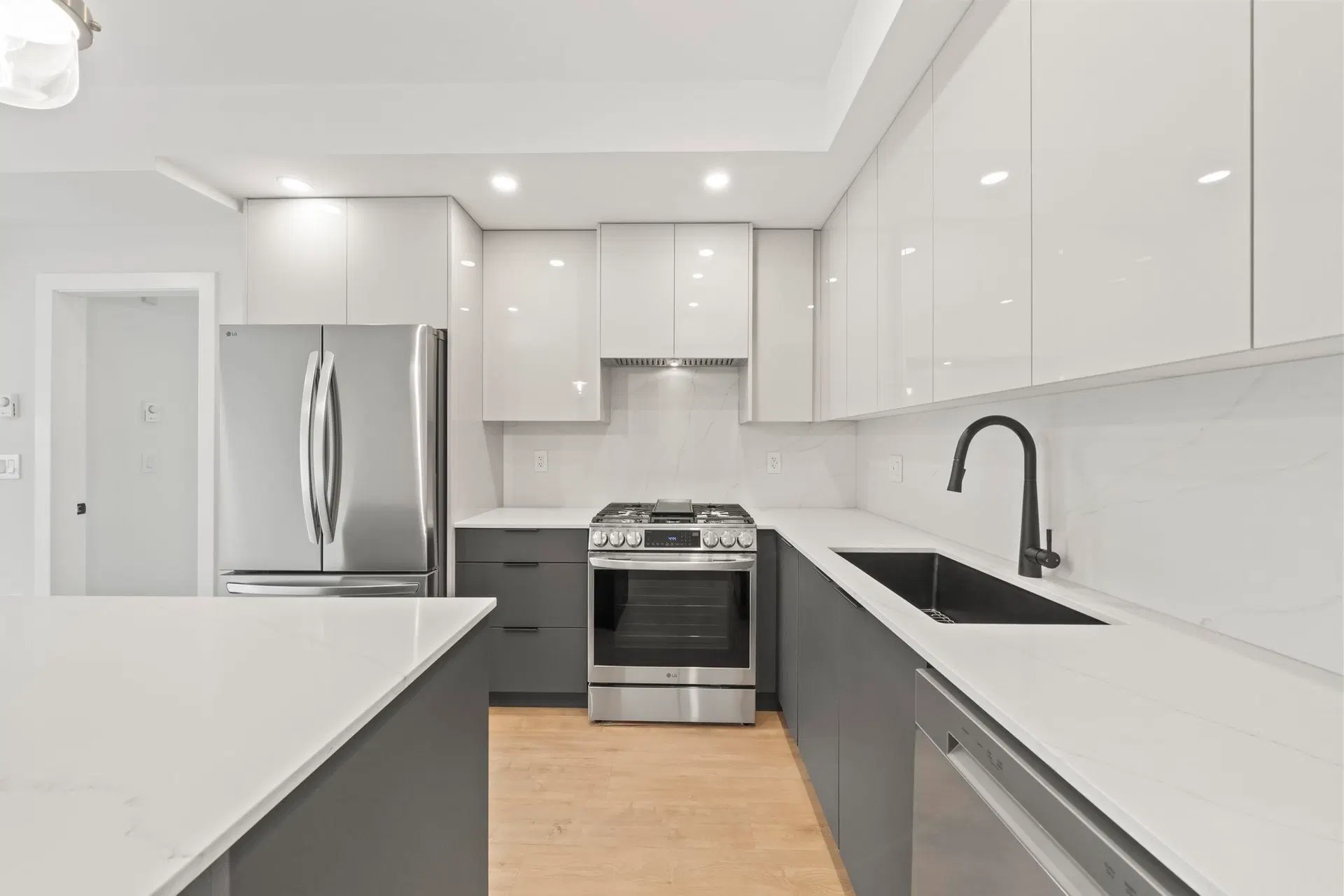 Photo 2 of 29 at #103 – 15353 17 Avenue