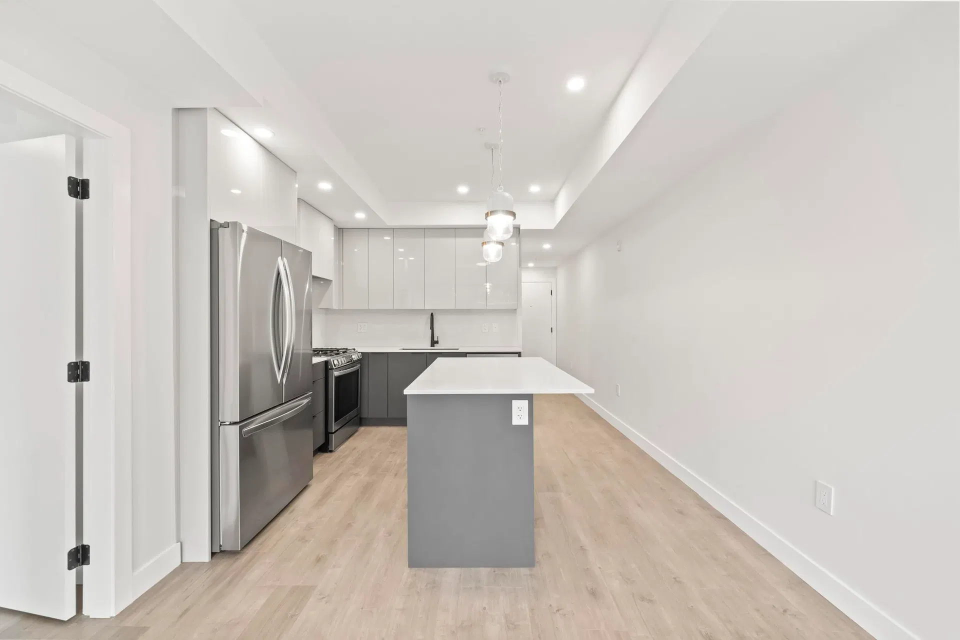 Photo 3 of 29 at #103 – 15353 17 Avenue