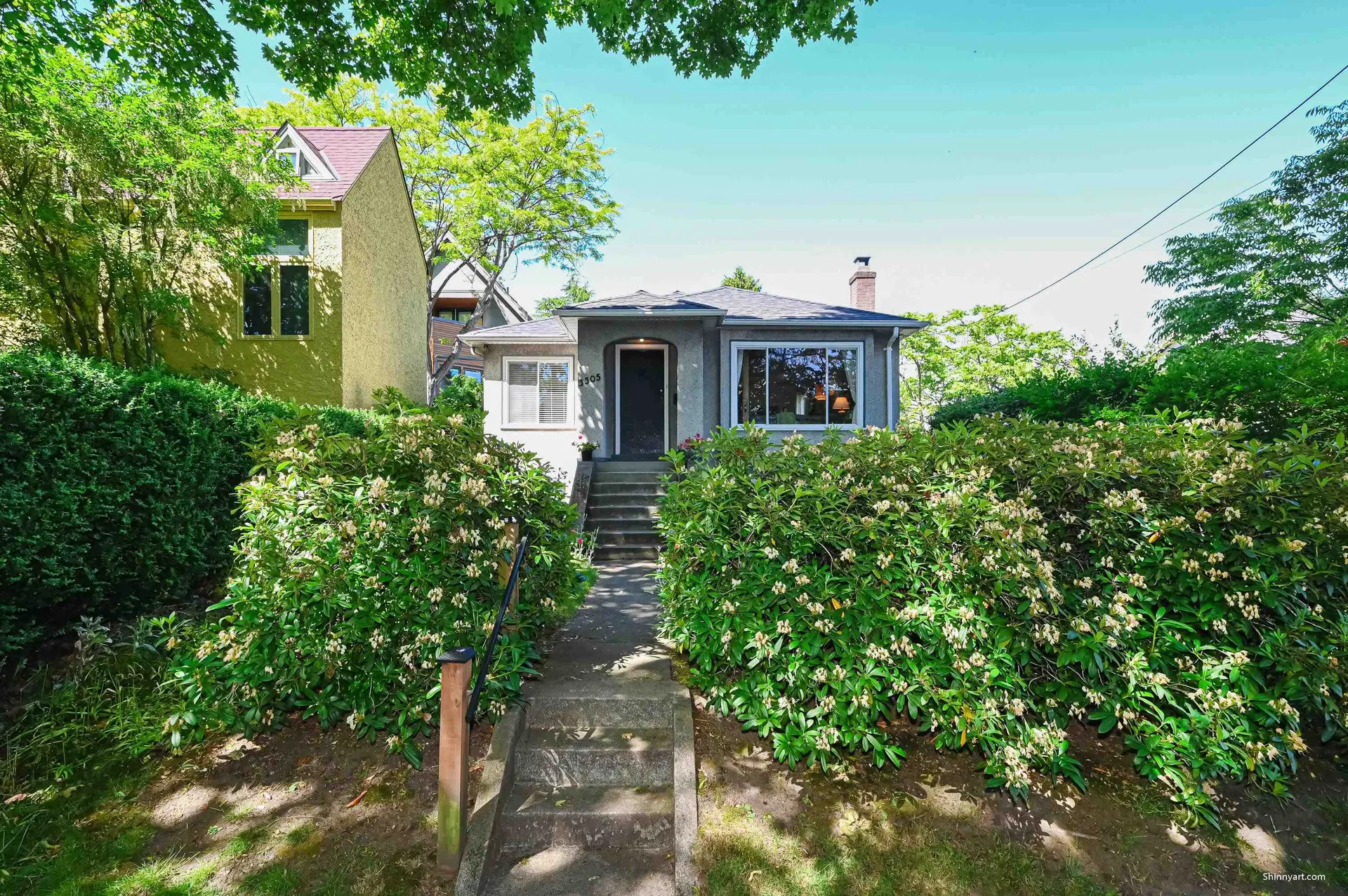 Photo 3 of 32 at 3305 W 6th Avenue