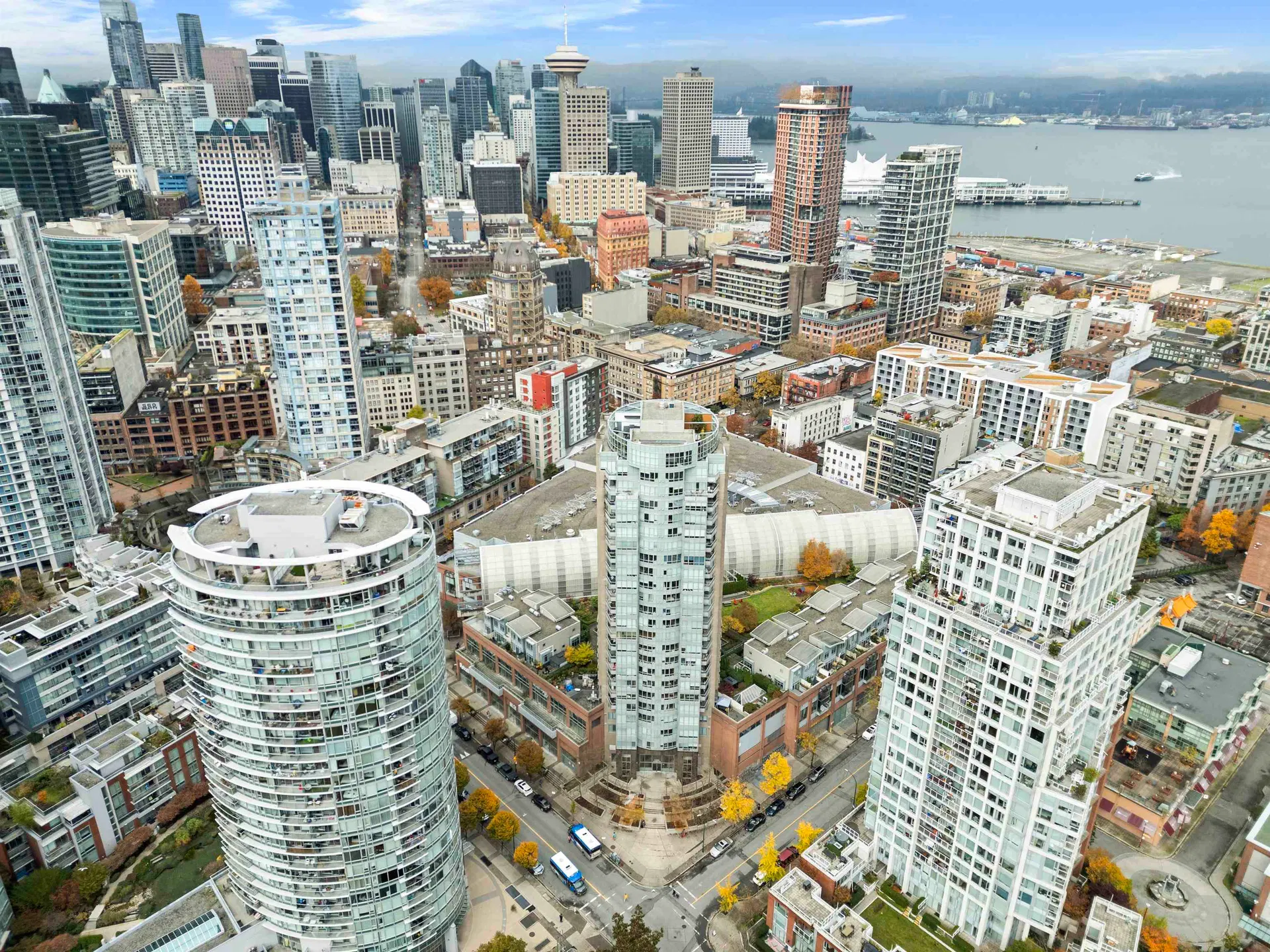 Photo 1 of 29 at #2501 – 63 Keefer Place